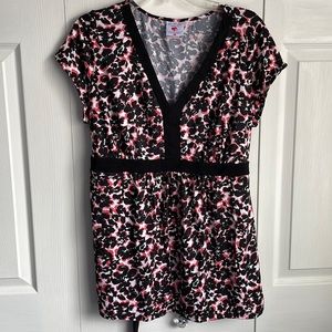 Floral blouse with tie backs v neck short sleeve black white pink coral